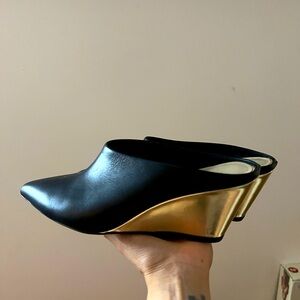 Kenneth call slide heels